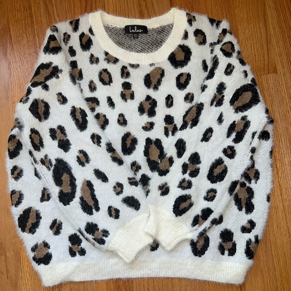 Lulu's Leopard Print Sweater NWOT M/L